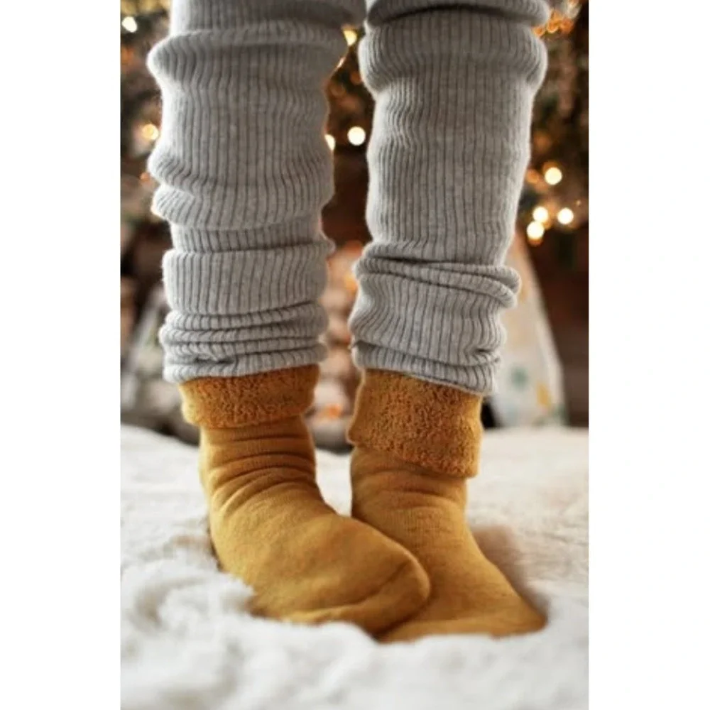 Nui Organics Lounge Socks Ochre 7/9y